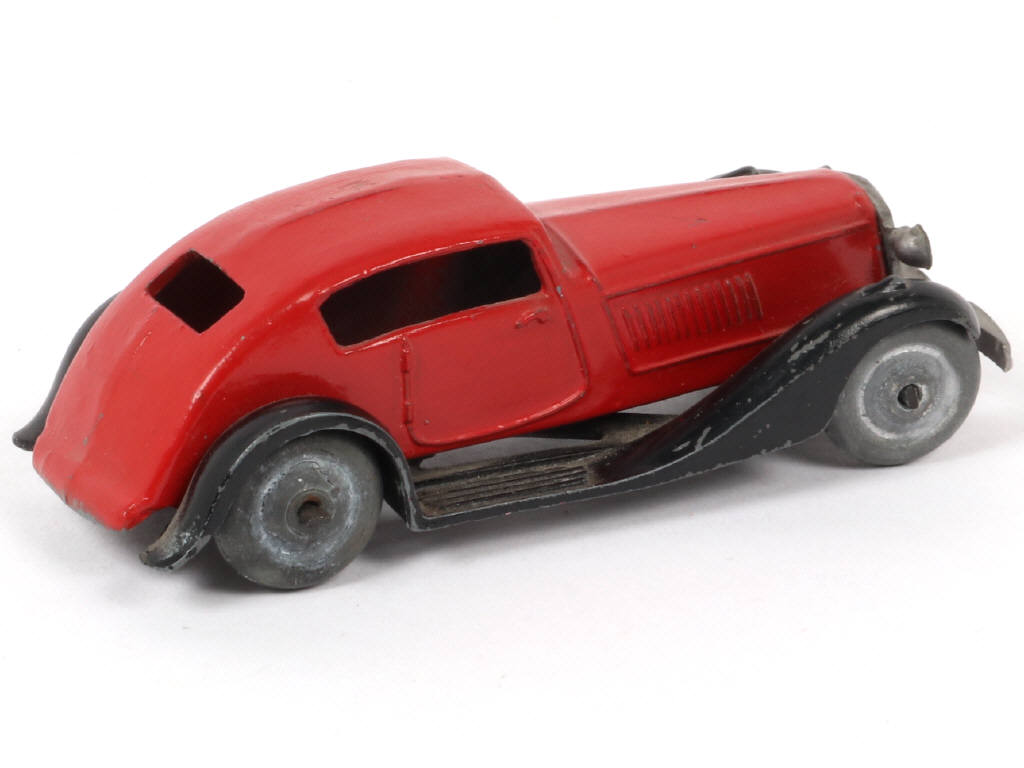 Lot 183 - DINKY TOYS (FRANCE) (1)