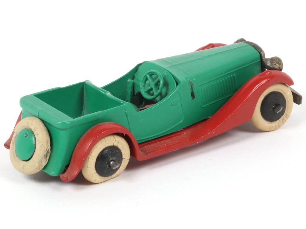 Lot 182 - DINKY TOYS (FRANCE) (1)