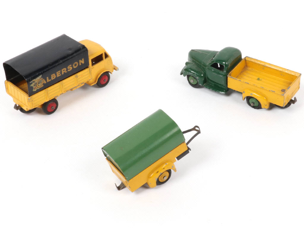 Lot 247 - DINKY TOYS (FRANCE) (3)