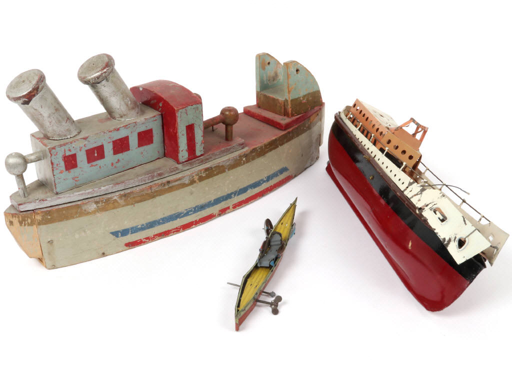 Lot 15 - DIVERS (3)