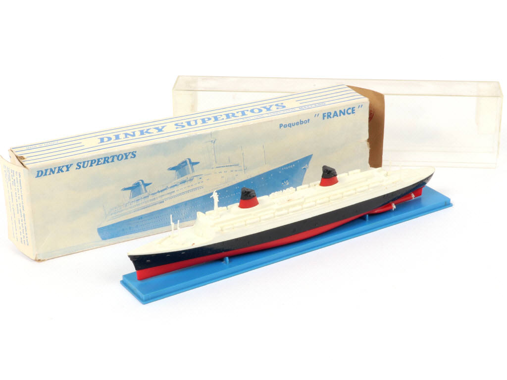 Lot 246 - DINKY TOYS (FRANCE) (1)