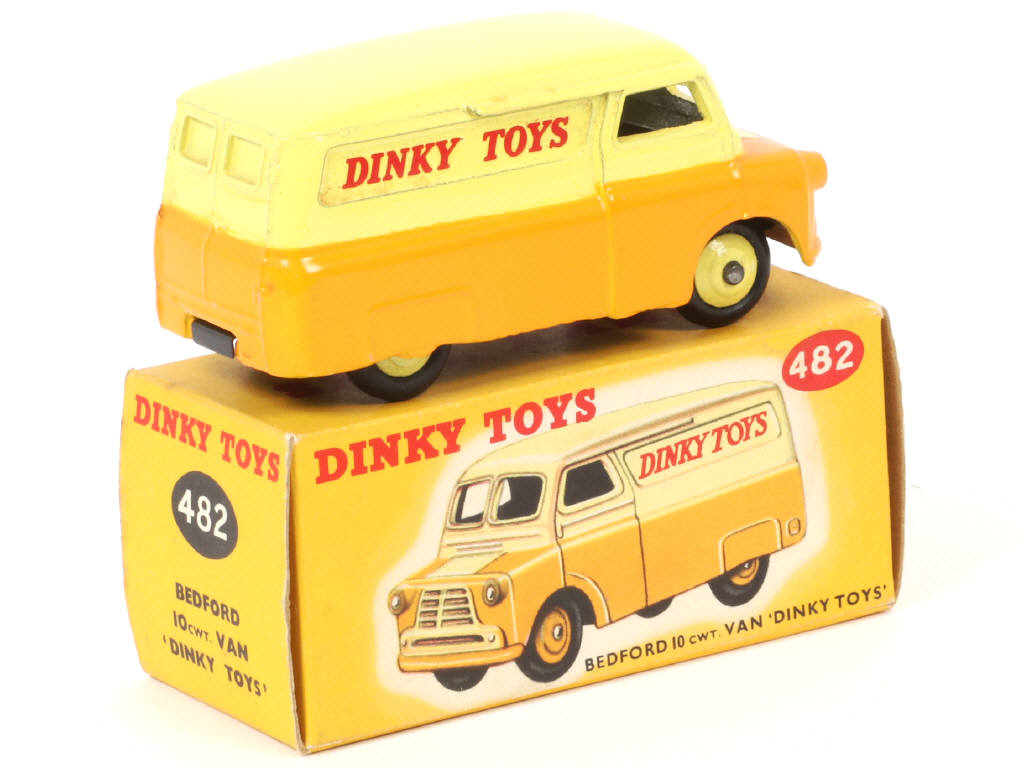 Lot 166 - DINKY TOYS (GB) (1)