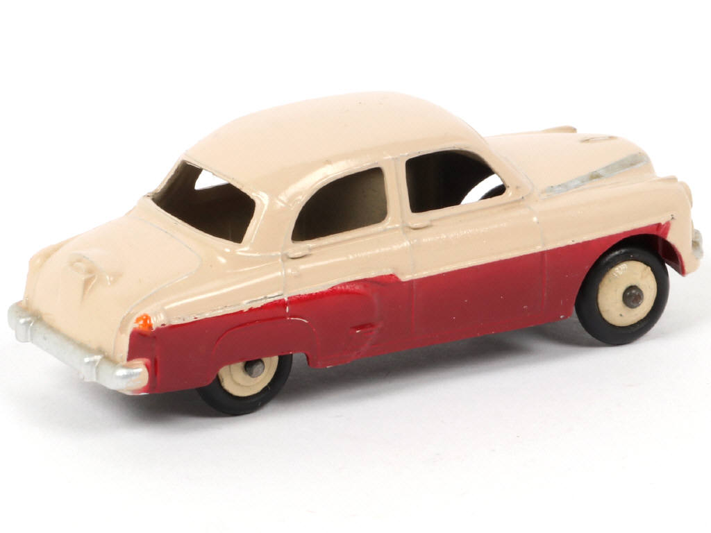 Lot 117 - DINKY TOYS (GB) (1)