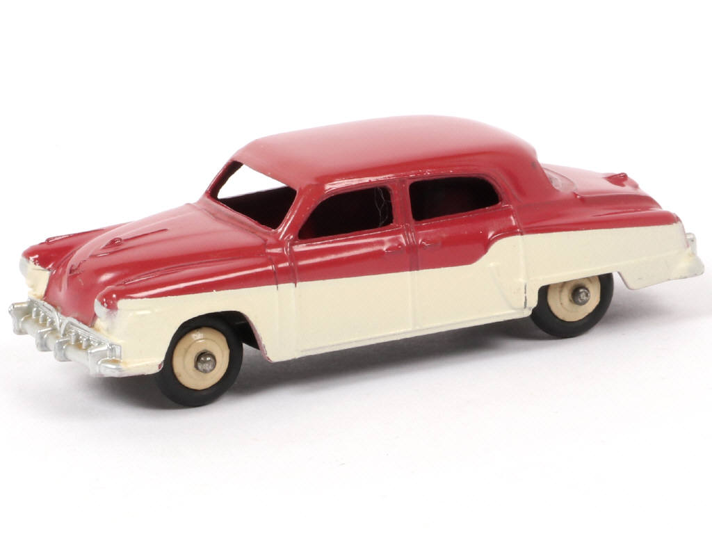 Lot 129 - DINKY TOYS (GB) (1)