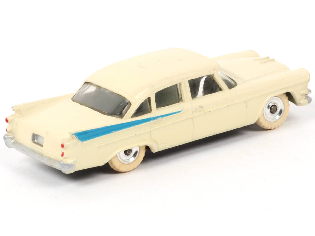 Lot 141 - DINKY TOYS (GB) (1)
