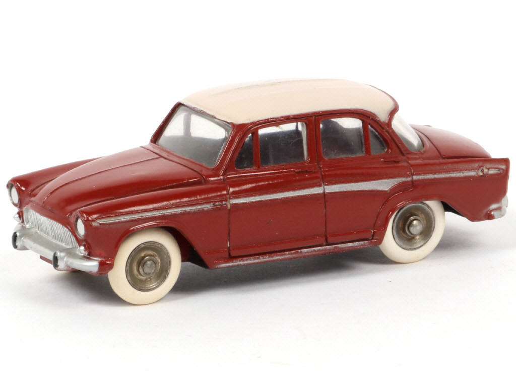 Lot 223 - DINKY TOYS (FRANCE) (1)