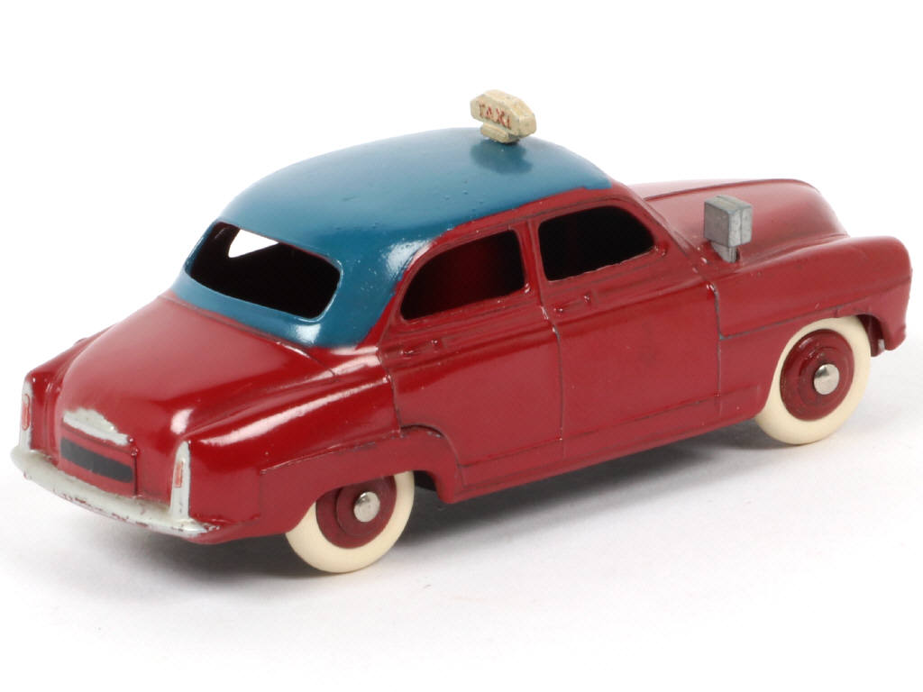 Lot 220 - DINKY TOYS (FRANCE) (1)