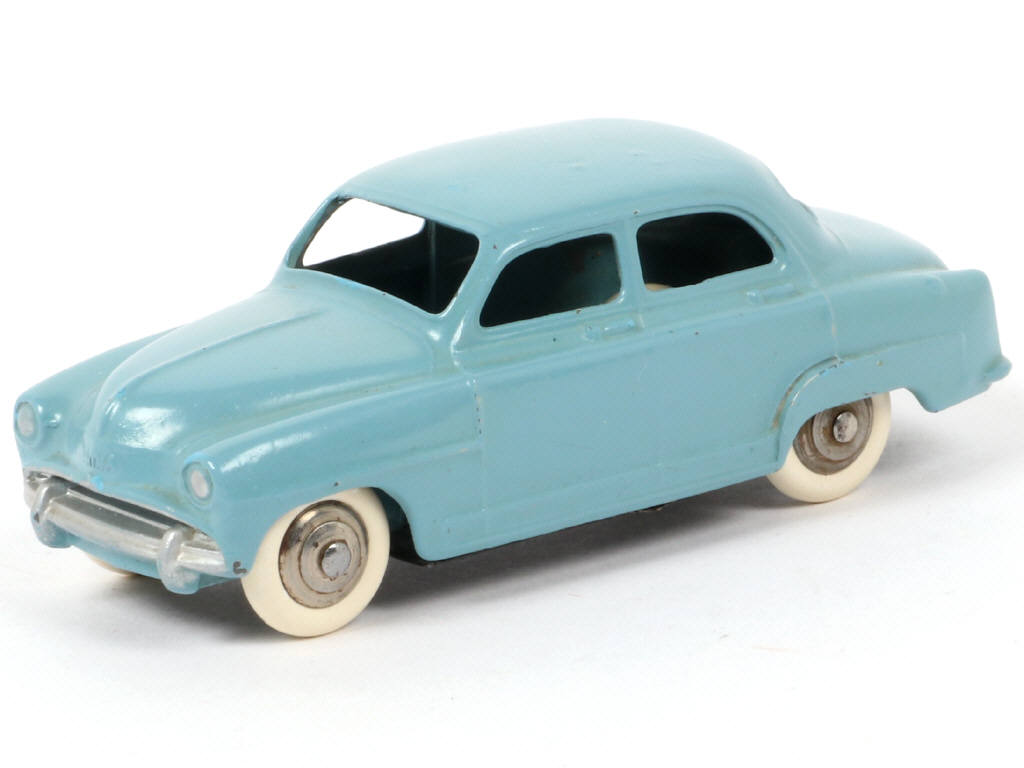 Lot 219 - DINKY TOYS (FRANCE) (1)