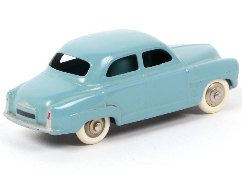 Lot 219 - DINKY TOYS (FRANCE) (1)