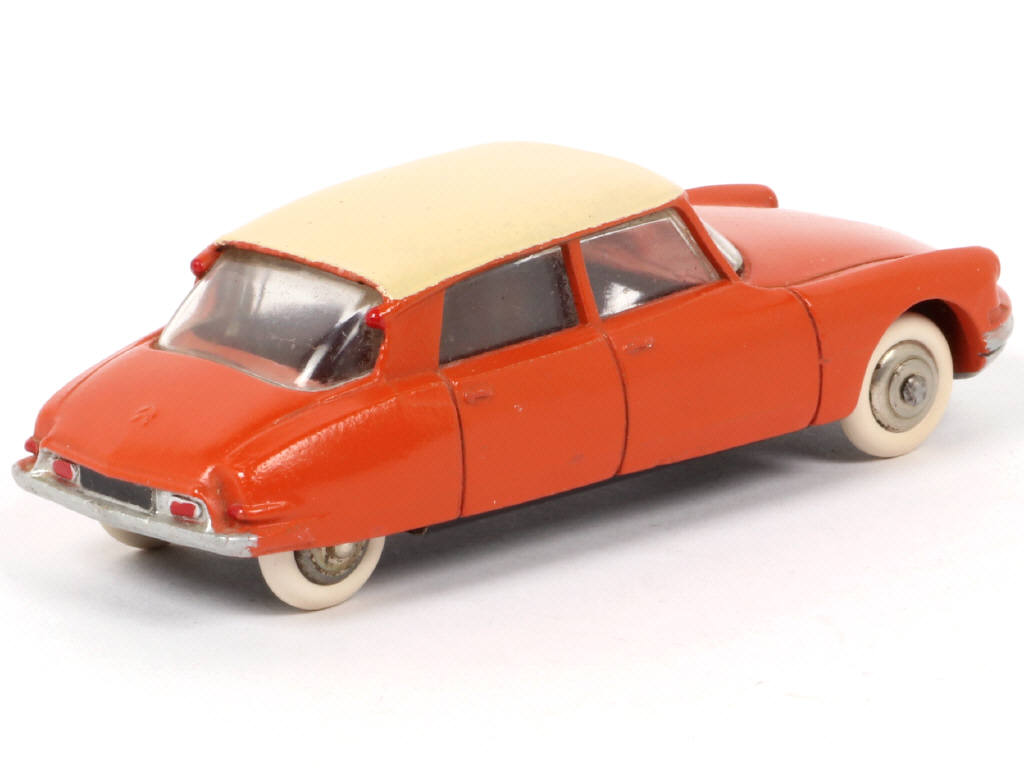 Lot 191 - DINKY TOYS (FRANCE) (1)