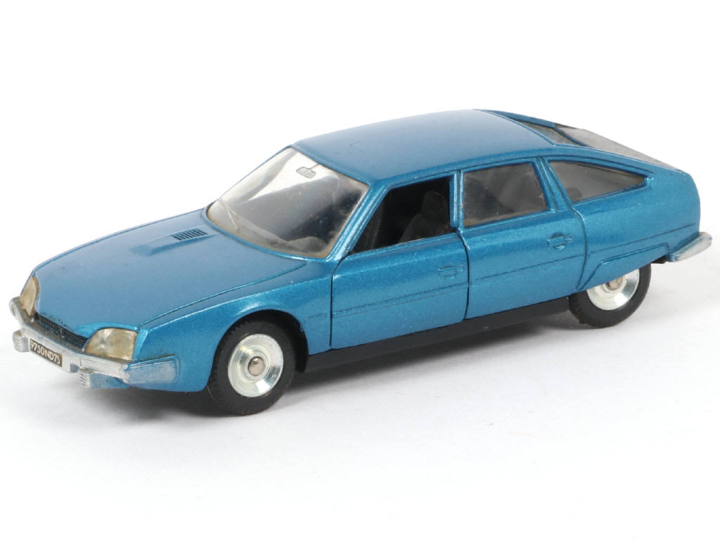 Lot 198 - DINKY TOYS (FRANCE) (1)