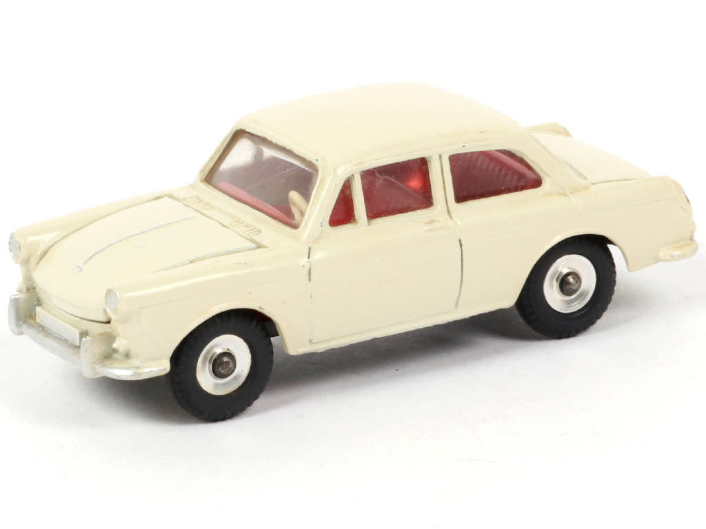 Lot 107 - DINKY TOYS (GB) (1)