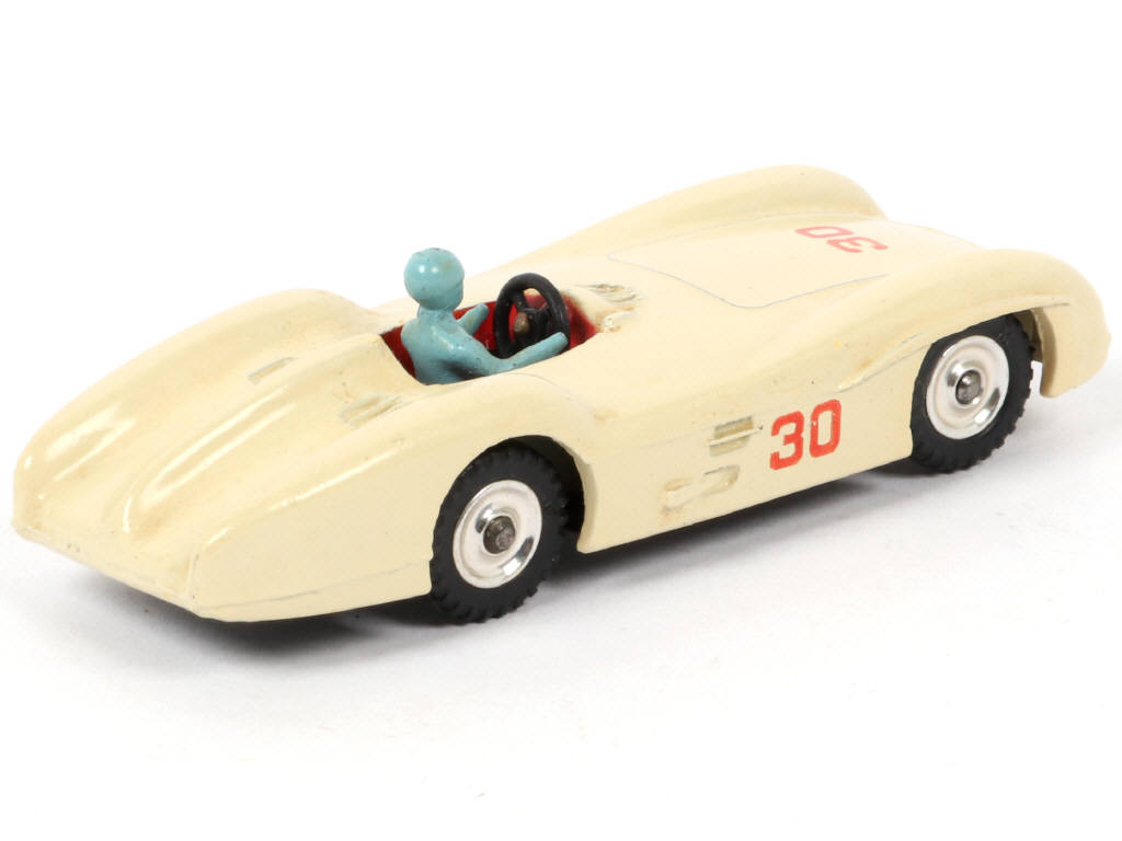 Lot 145 - DINKY TOYS (GB) (1)