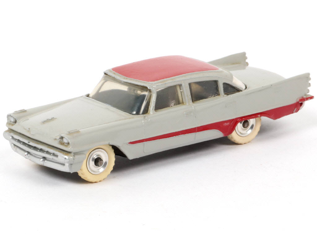 Lot 142 - DINKY TOYS (GB) (1)