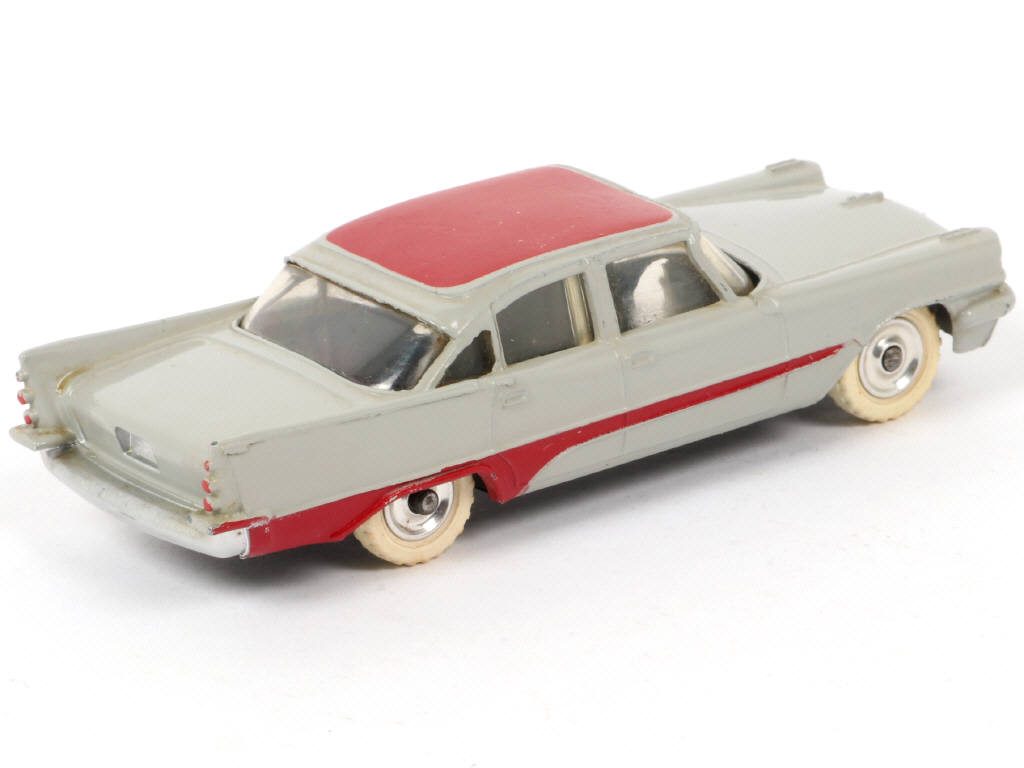 Lot 142 - DINKY TOYS (GB) (1)