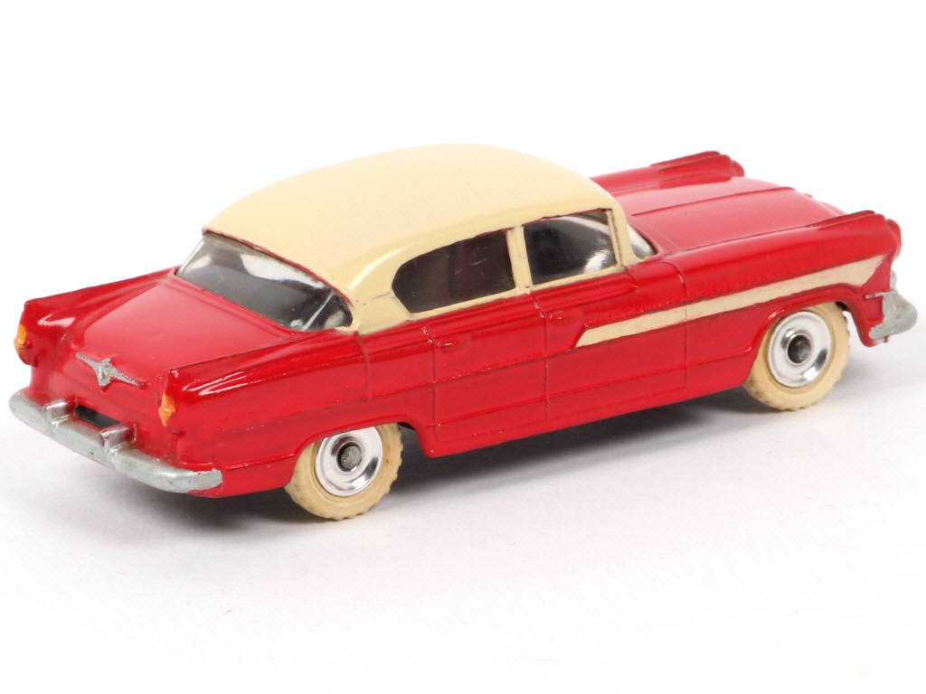 Lot 131 - DINKY TOYS (GB) (1)