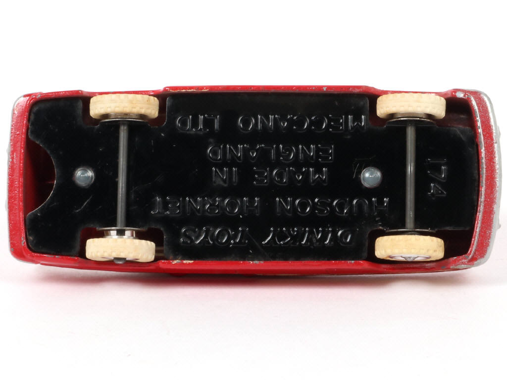 Lot 131 - DINKY TOYS (GB) (1)