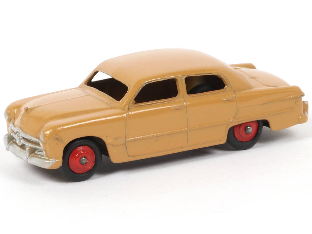 Lot 104 - DINKY TOYS (GB) (1)