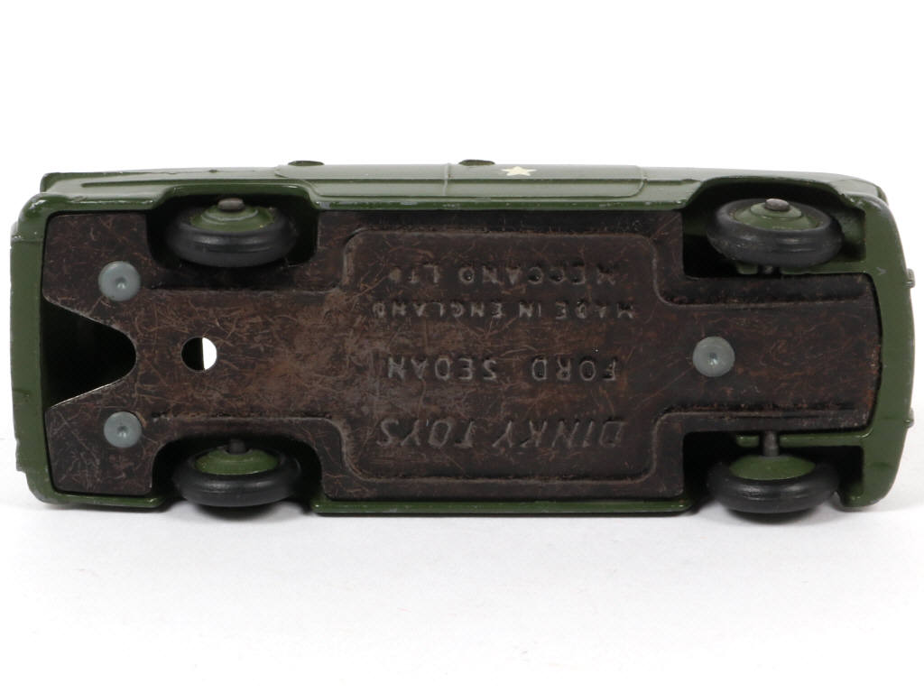 Lot 105 - DINKY TOYS (GB) (1)