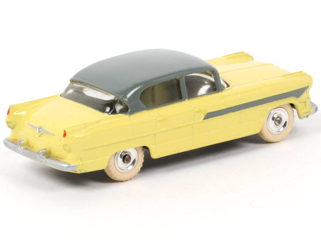 Lot 132 - DINKY TOYS (GB) (1)