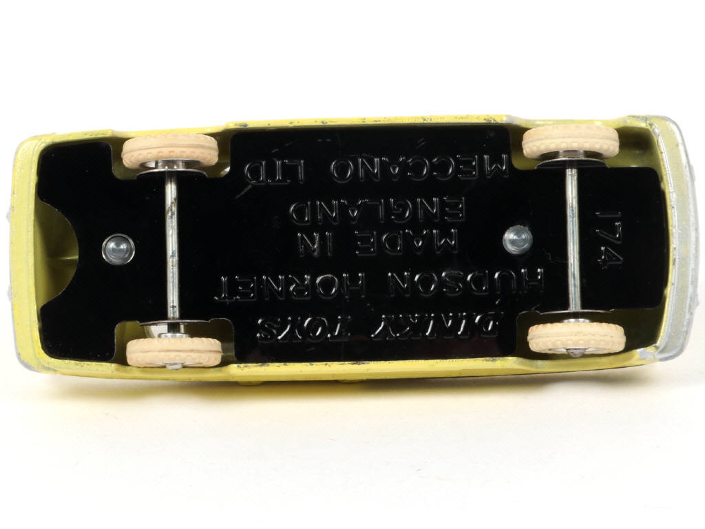 Lot 132 - DINKY TOYS (GB) (1)