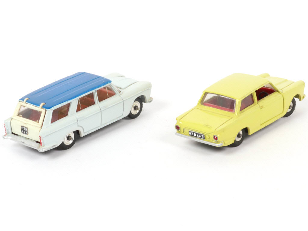 Lot 159 - DINKY TOYS (GB) (2)