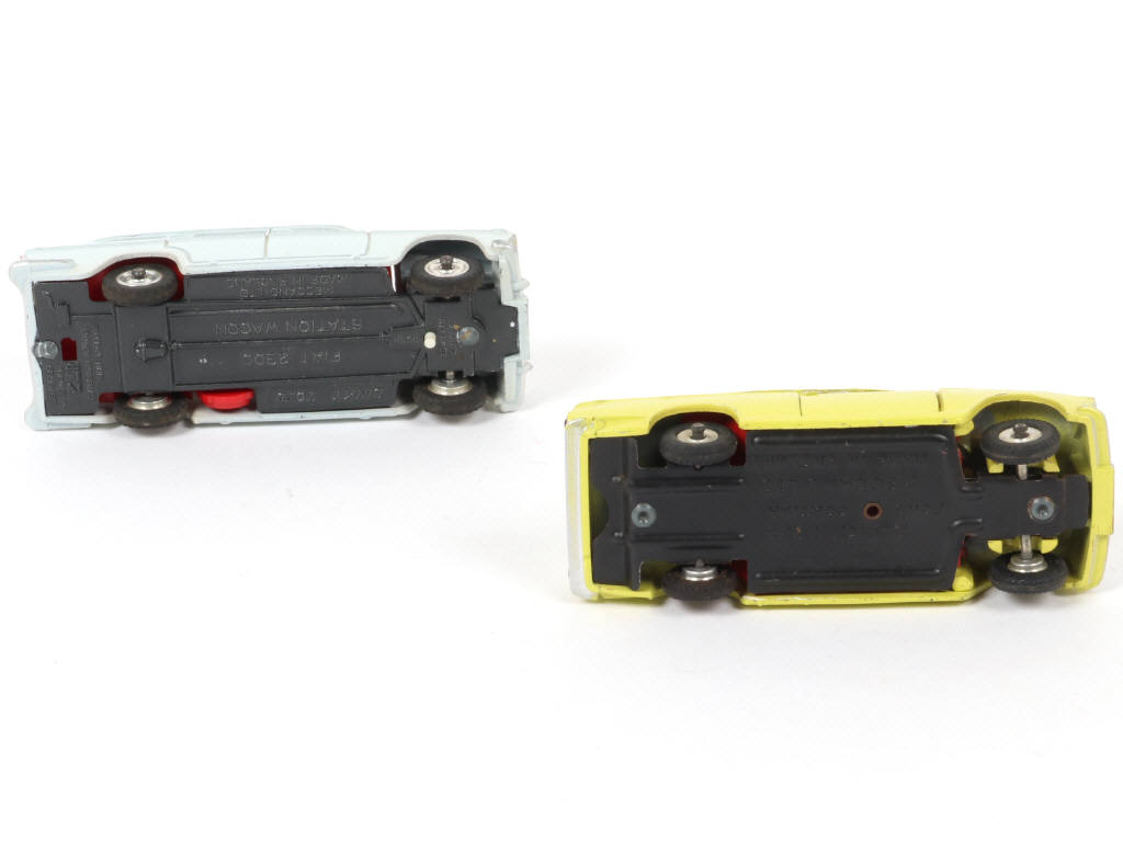 Lot 159 - DINKY TOYS (GB) (2)