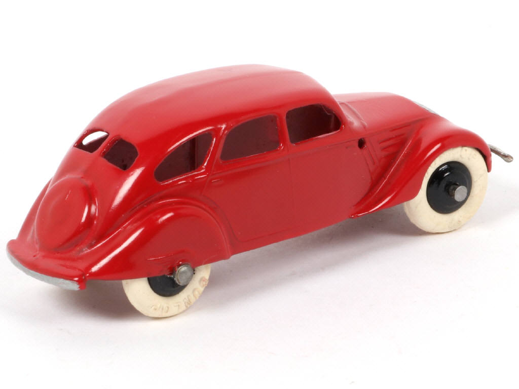 Lot 184 - DINKY TOYS (FRANCE) (1)