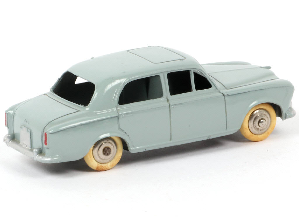 Lot 186 - DINKY TOYS (FRANCE) (1)