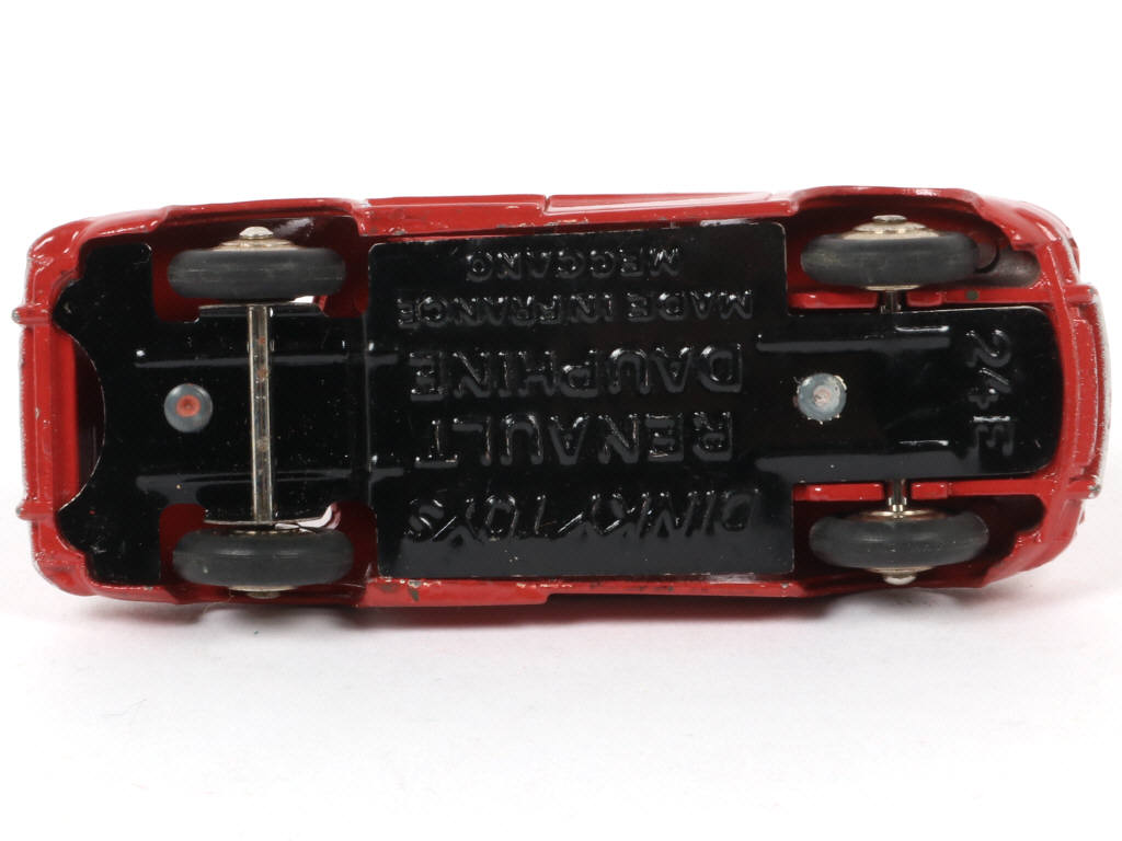 Lot 213 - DINKY TOYS (FRANCE) (1)