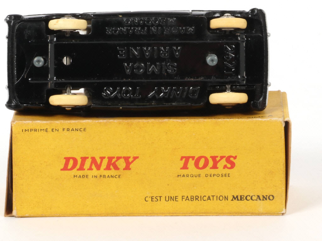 Lot 139 - DINKY TOYS (FRANCE) (1)