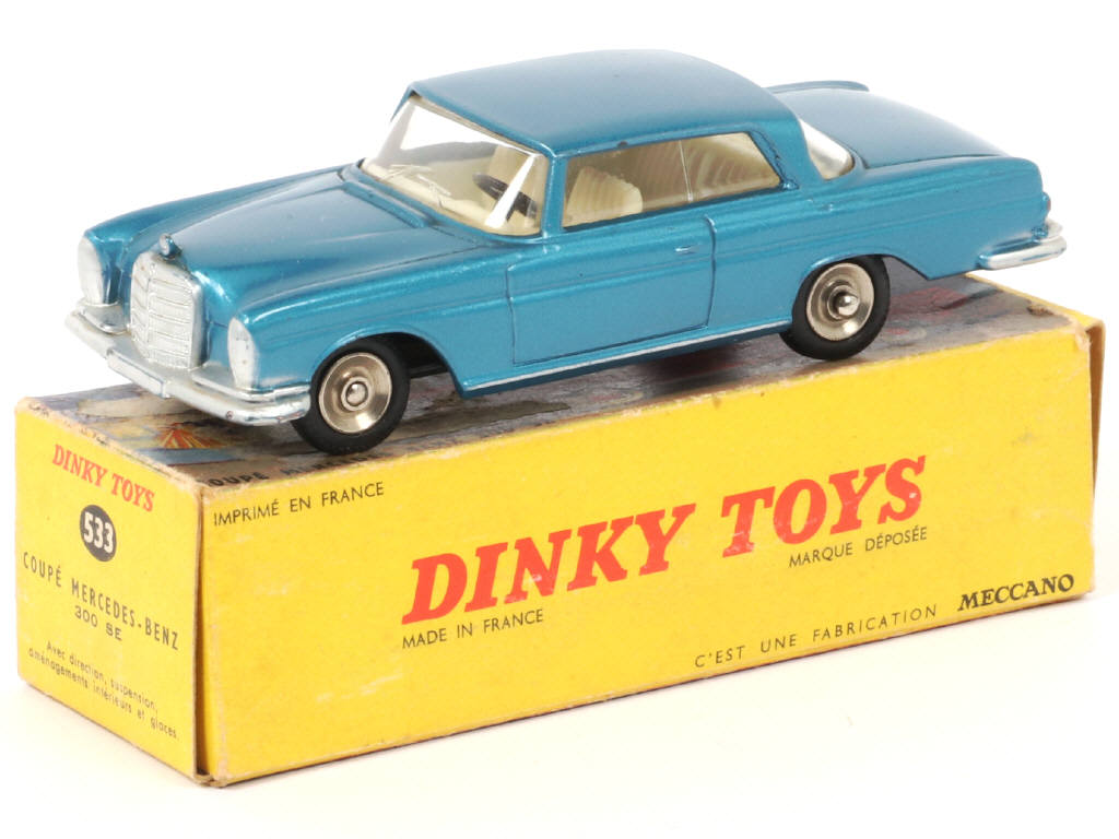 Lot 158 - DINKY TOYS (FRANCE) (1)