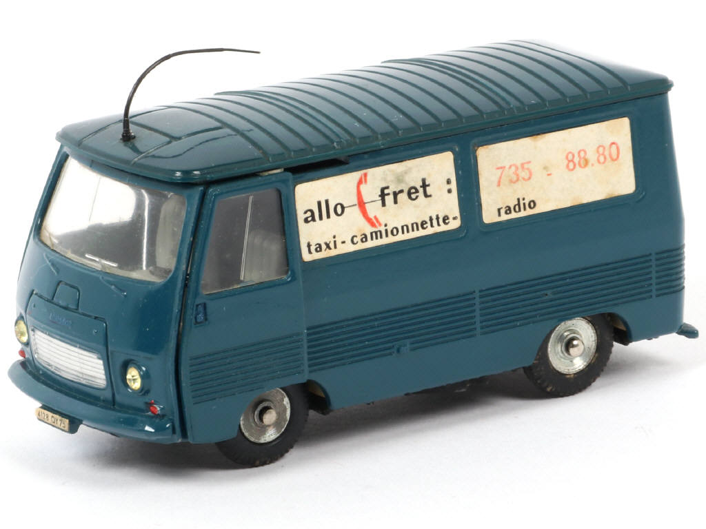 Lot 188 - DINKY TOYS (FRANCE) (1)