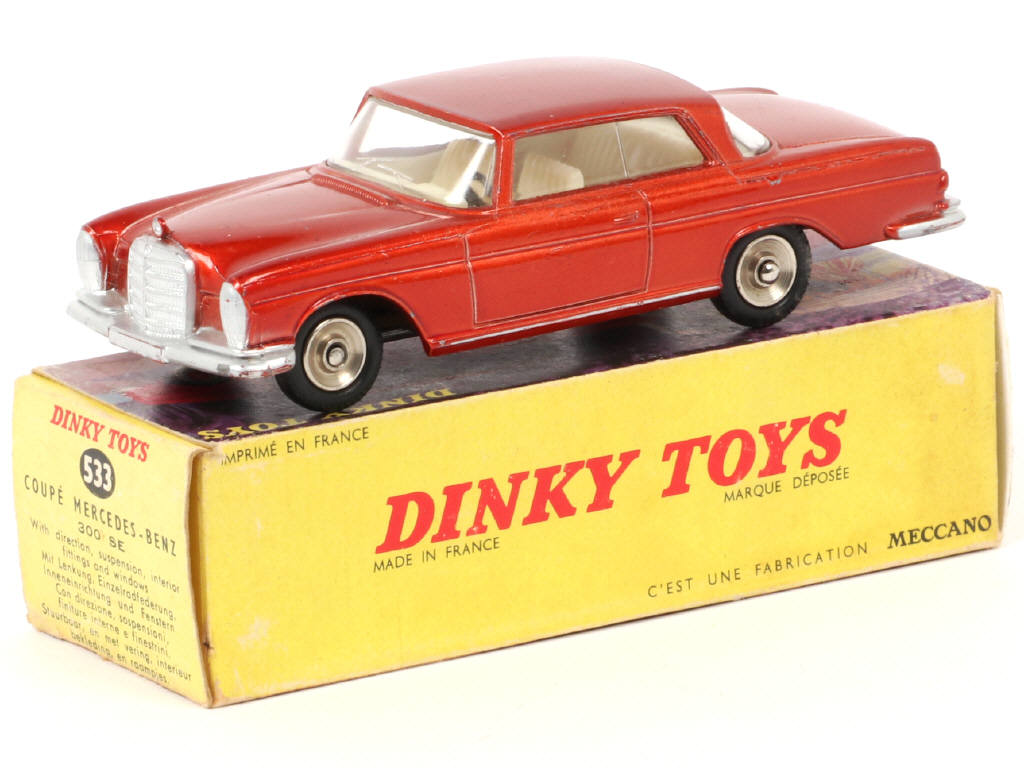 Lot 159 - DINKY TOYS (FRANCE) (1)