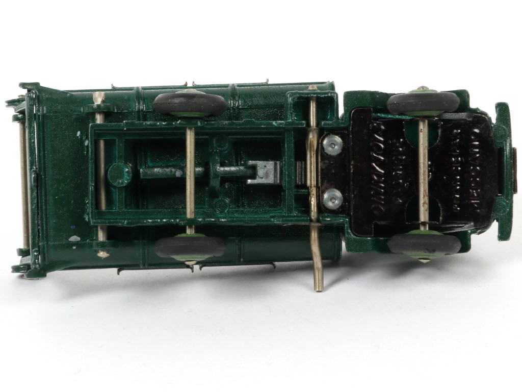 Lot 182 - DINKY TOYS (FRANCE) (1)