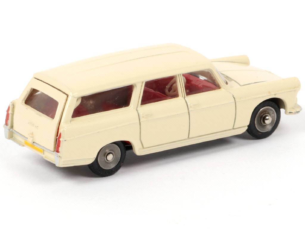 Lot 106 - DINKY TOYS (FRANCE) (1)