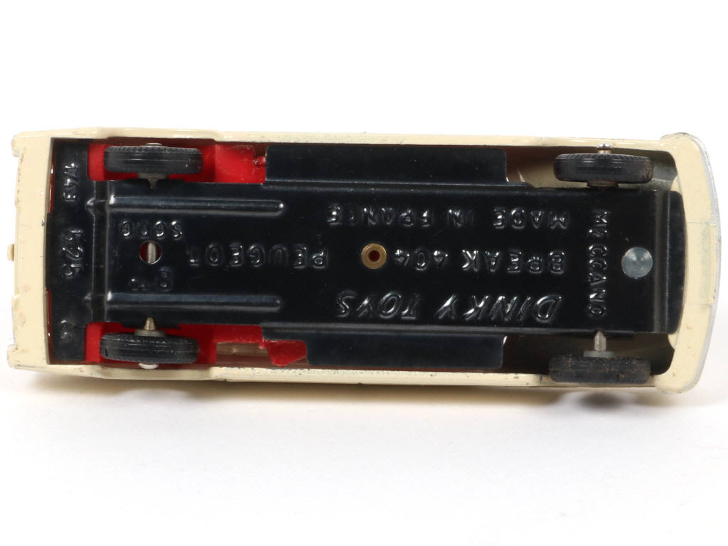 Lot 106 - DINKY TOYS (FRANCE) (1)