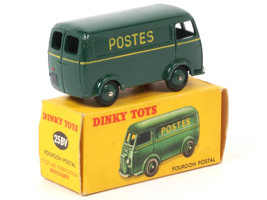 Lot 193 - DINKY TOYS (FRANCE) (1)