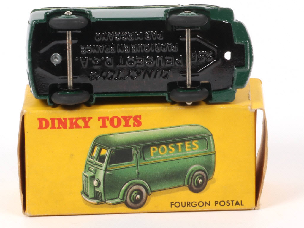 Lot 193 - DINKY TOYS (FRANCE) (1)