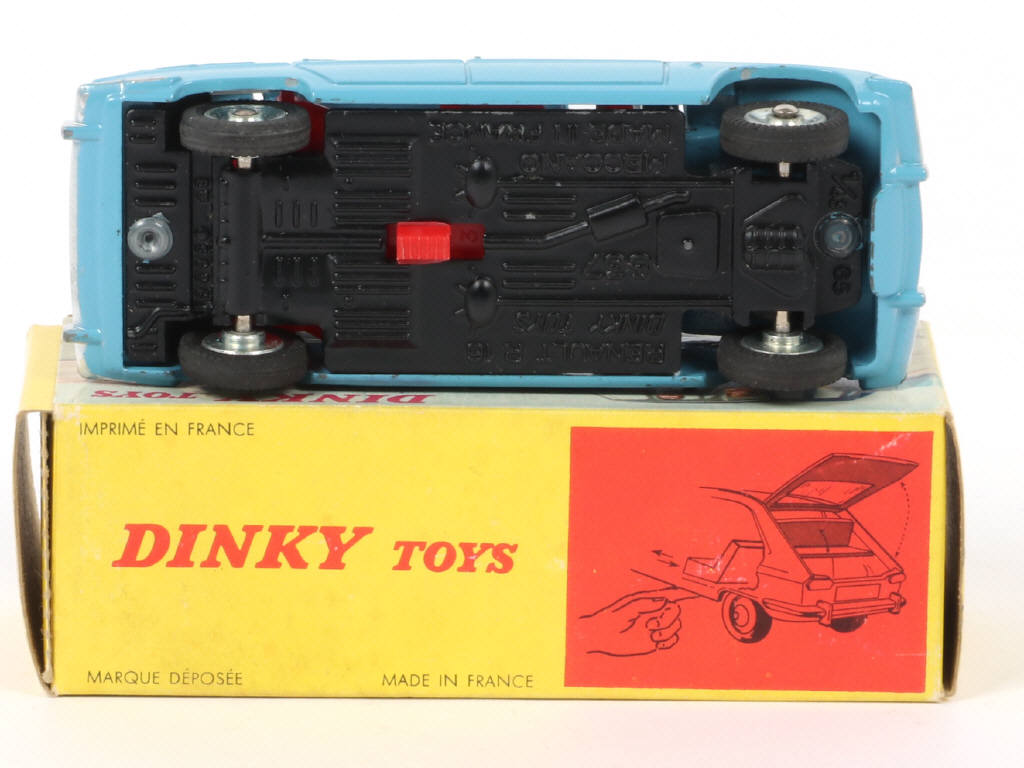 Lot 160 - DINKY TOYS (FRANCE) (1)