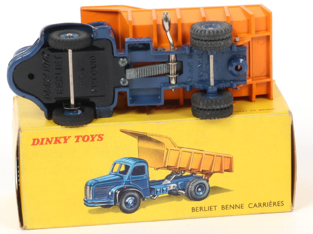 Lot 199 - DINKY TOYS (FRANCE) (1)