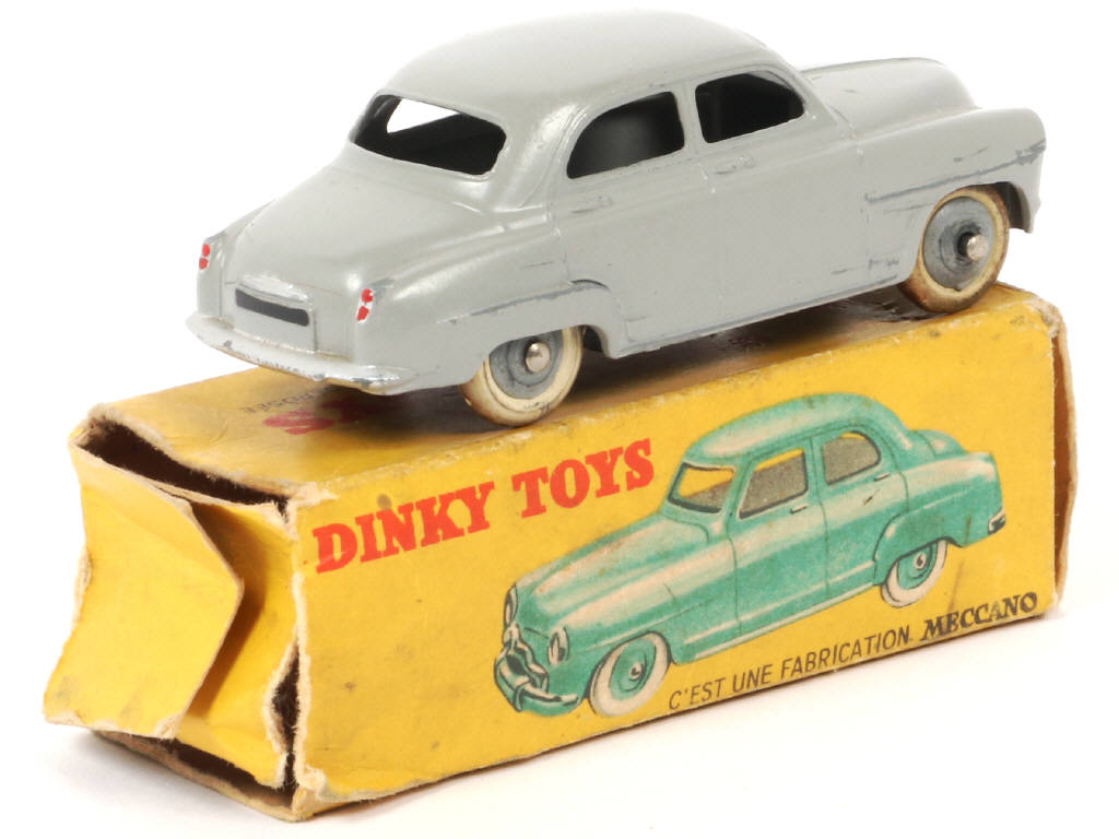 Lot 136 - DINKY TOYS (FRANCE) (1)