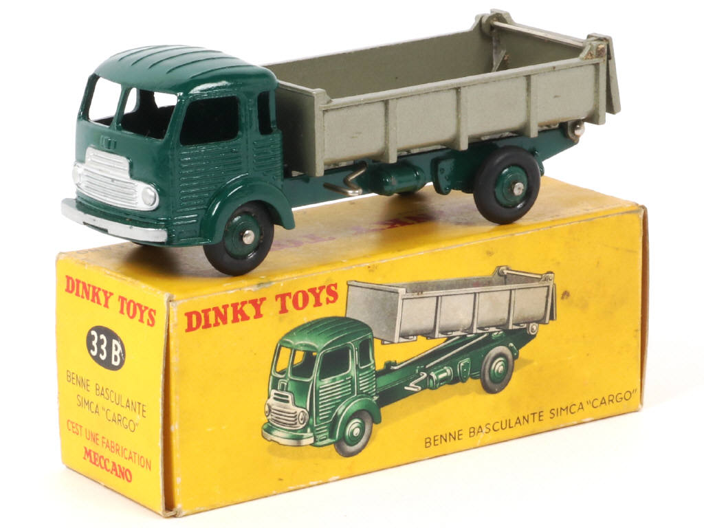 Lot 196 - DINKY TOYS (FRANCE) (1)
