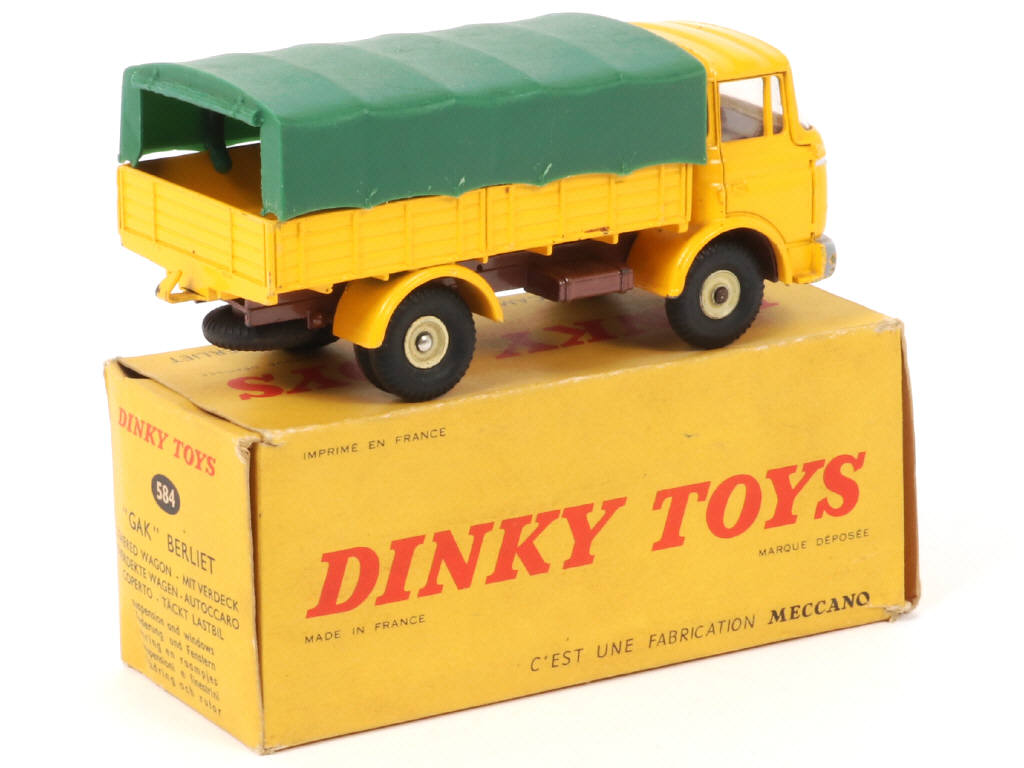 Lot 200 - DINKY TOYS (FRANCE) (1)
