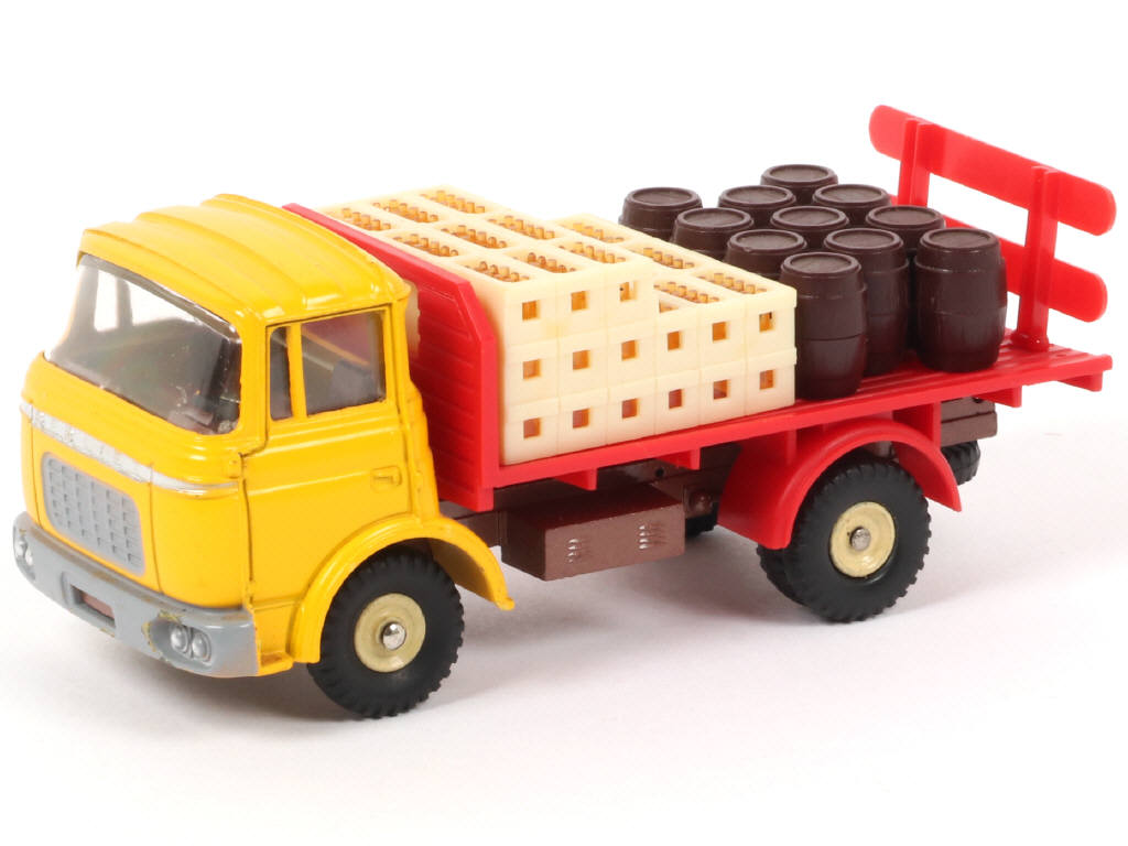 Lot 190 - DINKY TOYS (FRANCE) (1)