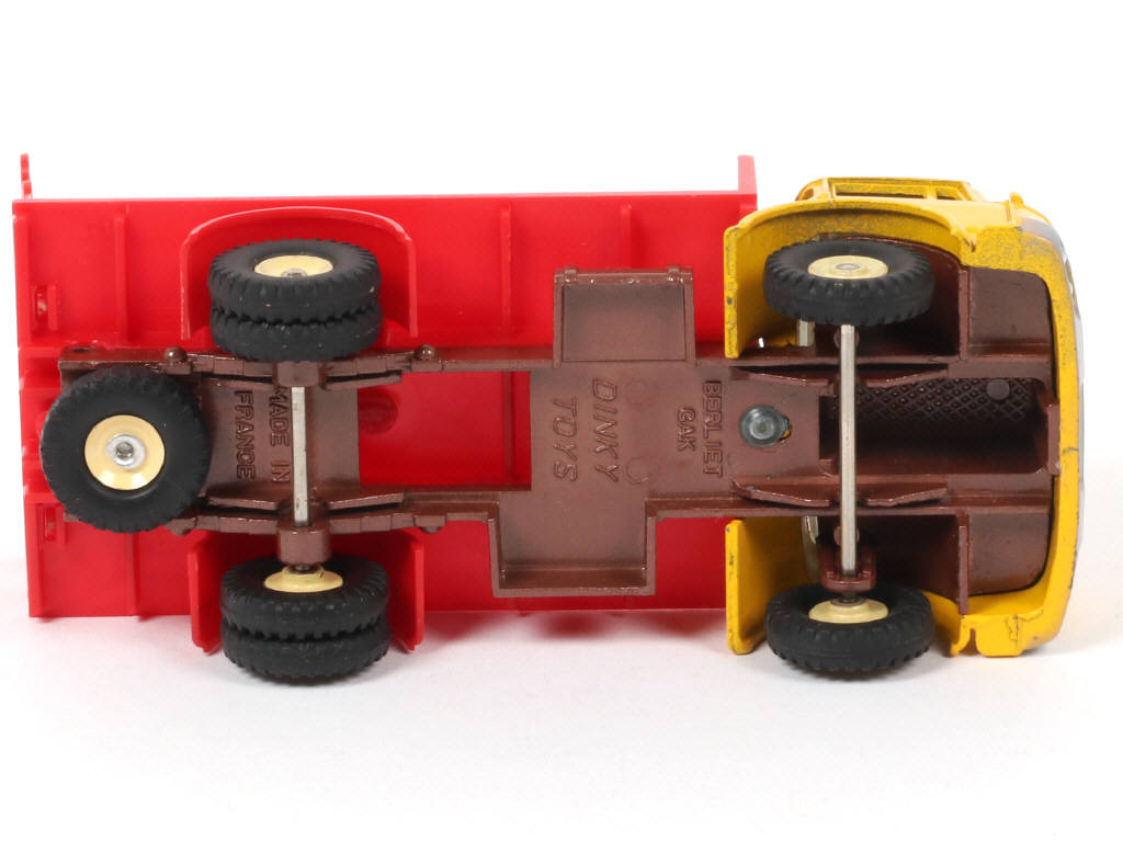 Lot 190 - DINKY TOYS (FRANCE) (1)