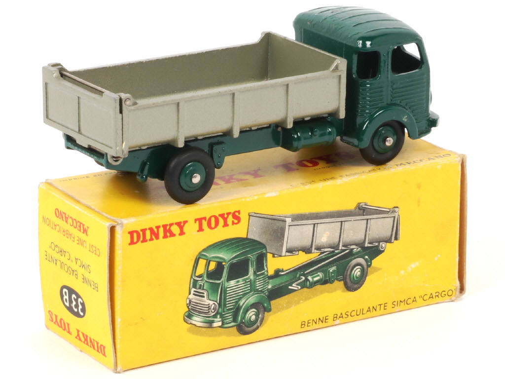 Lot 197 - DINKY TOYS (FRANCE) (1)