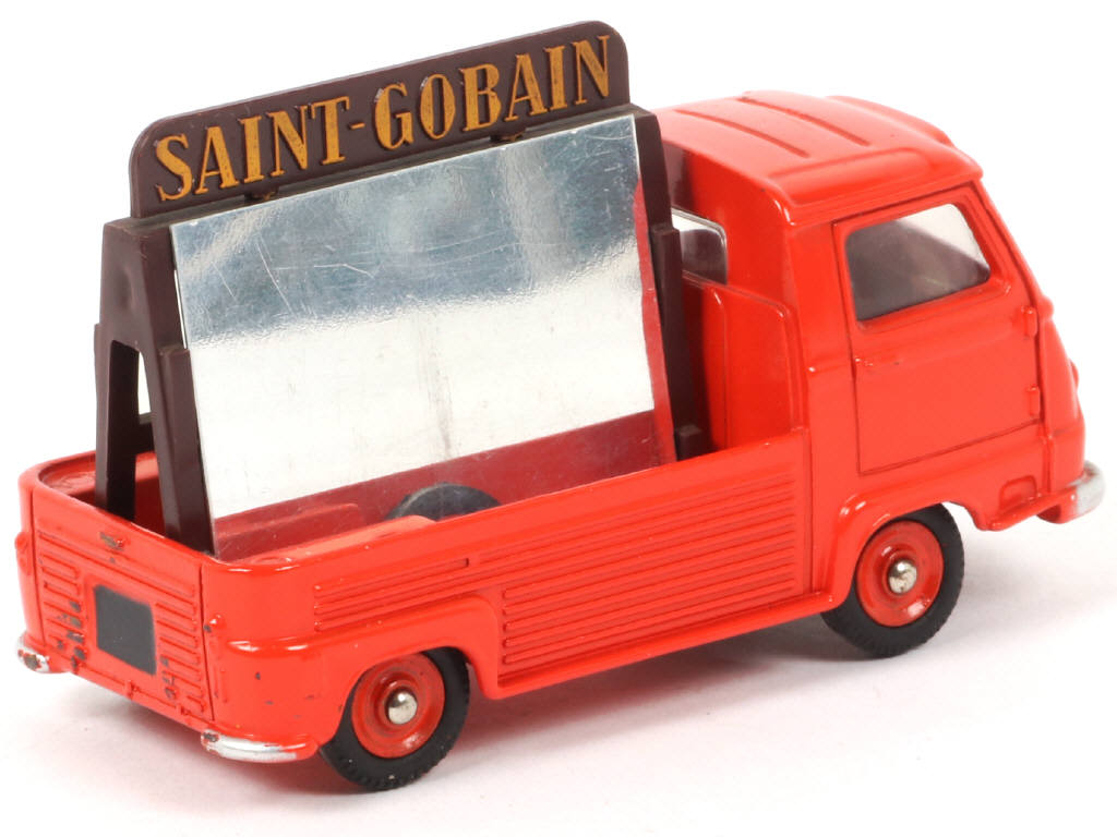 Lot 186 - DINKY TOYS (FRANCE) (1)