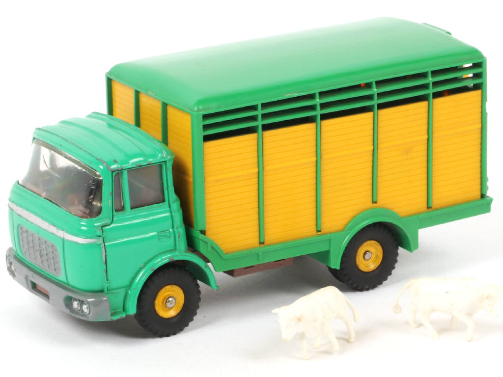 Lot 189 - DINKY TOYS (FRANCE) (1)