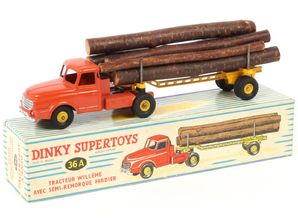 Lot 203 - DINKY TOYS (FRANCE) (1)